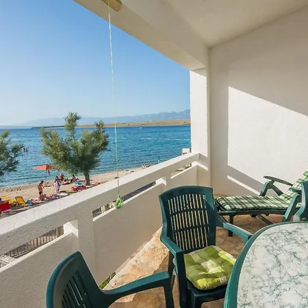 דירה Nada ויר